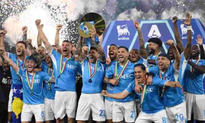 I giocatori del Napoli festeggiano lo scudetto