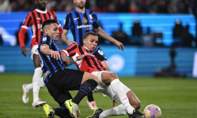 Lautaro Martinez contrasta Malick Thiaw