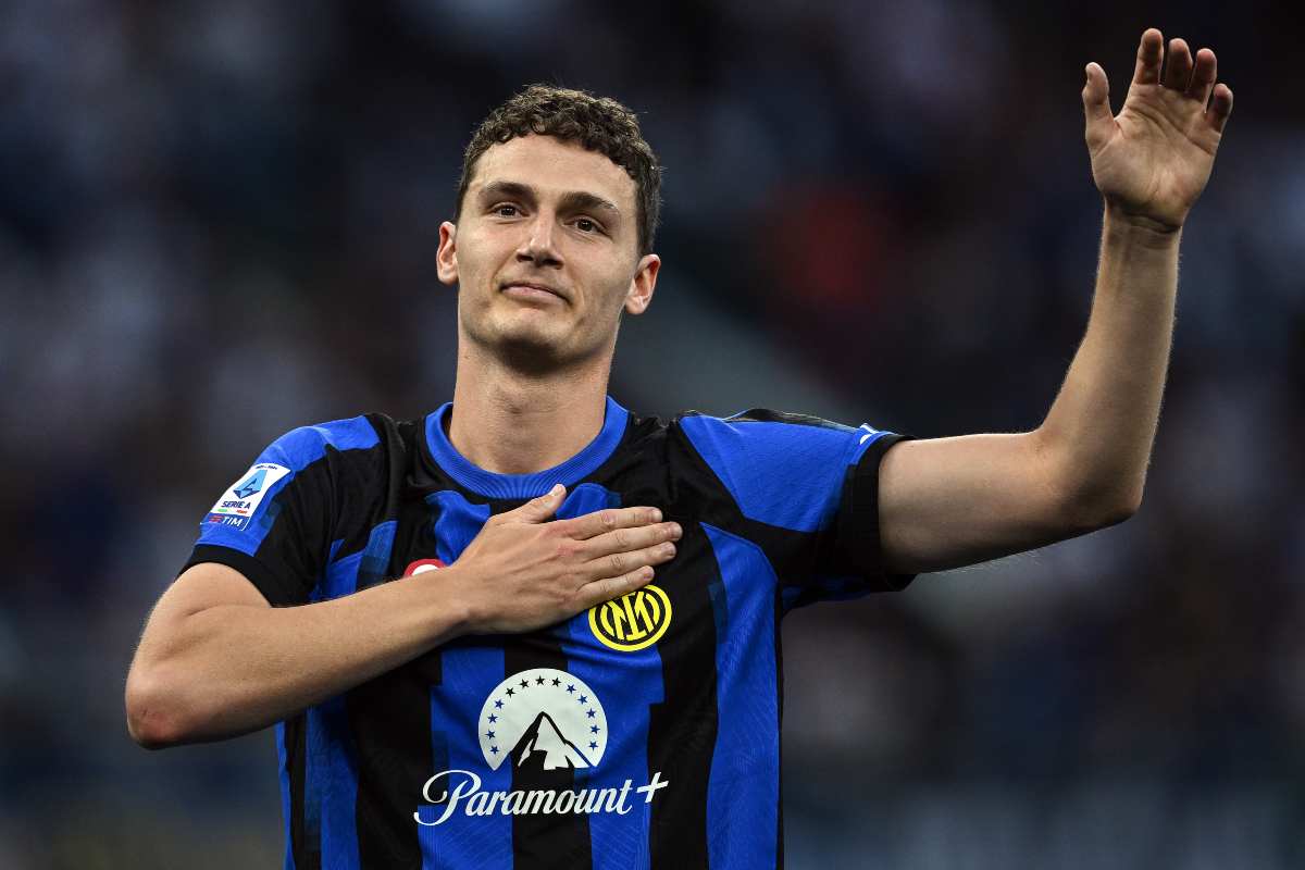 Pavard lascia l'Inter